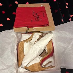 NWB Christian Louboutin Courtain 100 Fringe and Suede Pumps